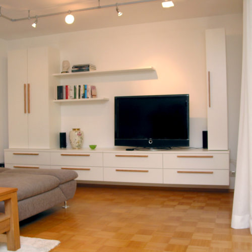 Medienschrank in Weißlack