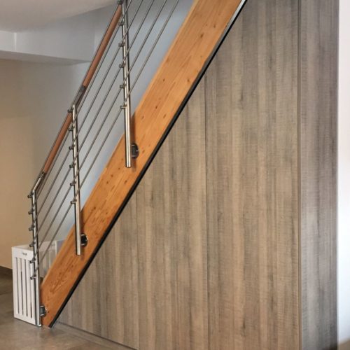 Stauschrank unter einer Treppe