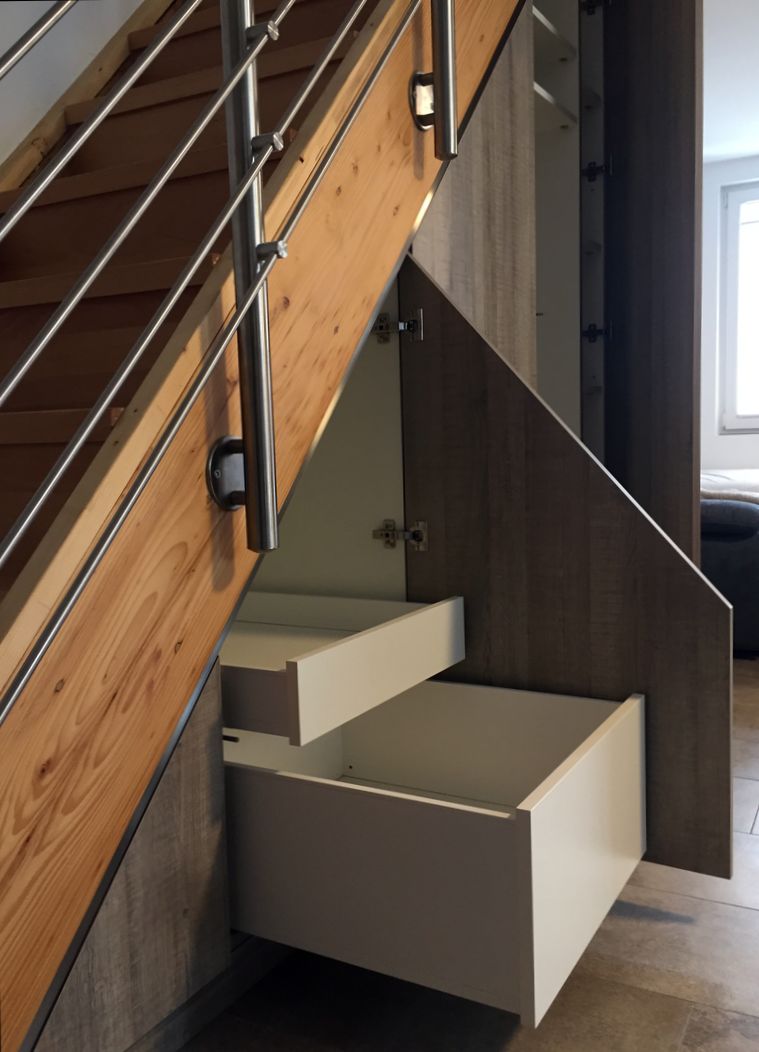 Stauschrank unter einer Treppe - Tischlerei David Müller